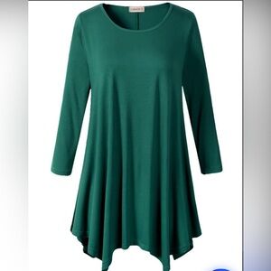 A3- Women’s Medium - Green Larace Long Sleeve Swing Top